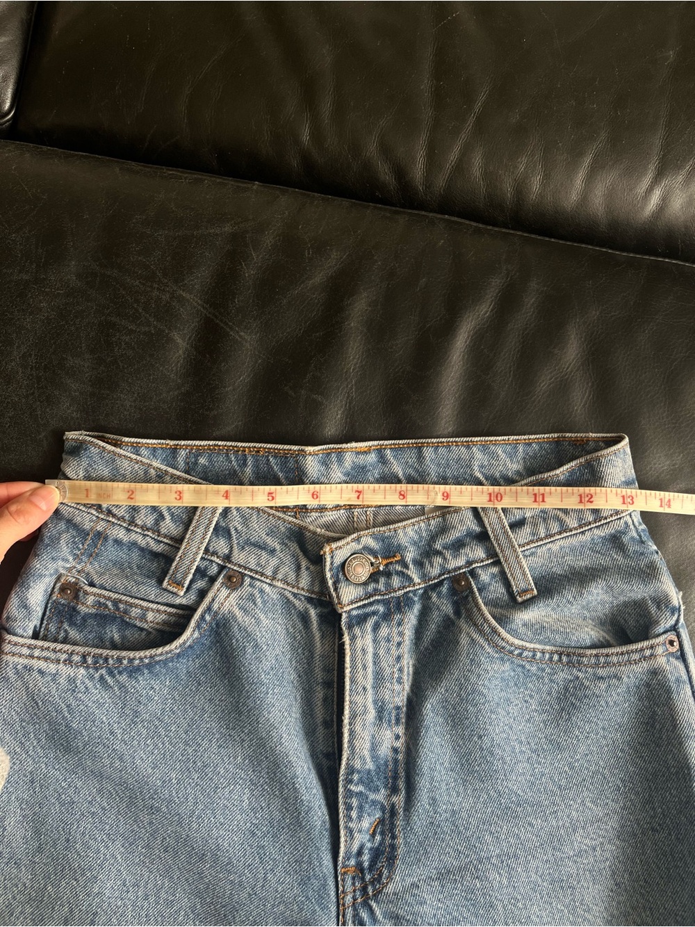Levi's Relaxed Straight Jeans in Light Blue Wash - Picture 5 of 11